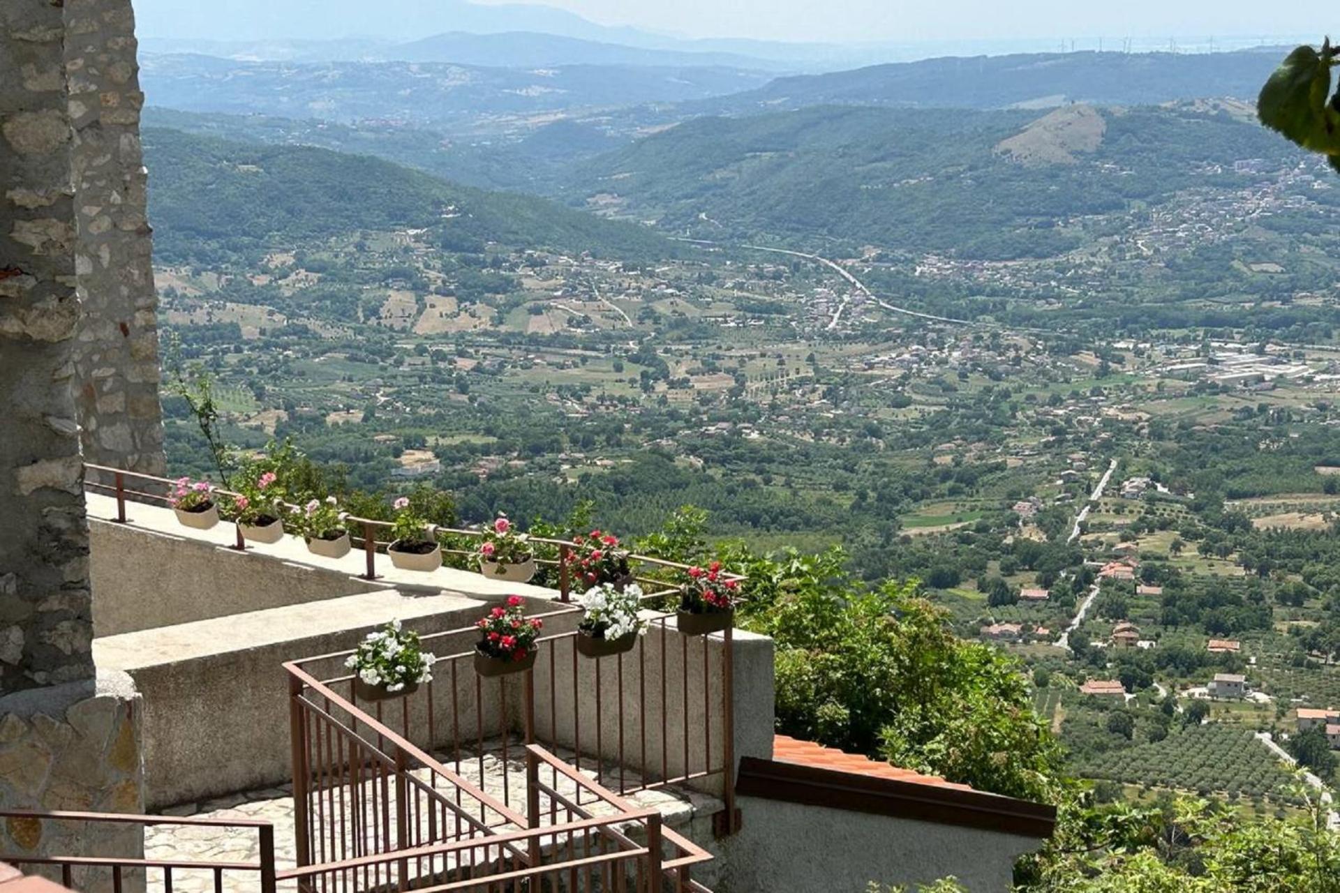 Willa Il Borgo Dei Normanni Colliano Zewnętrze zdjęcie